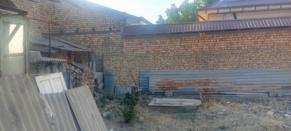 Ттз гулсанам махалада 2.15 сотих участка сотилади