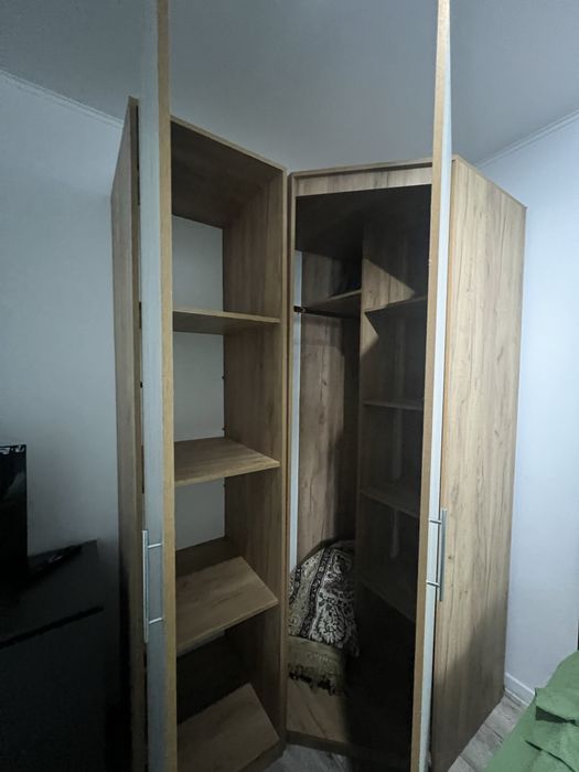 Шкаф угловой срочно сатылады