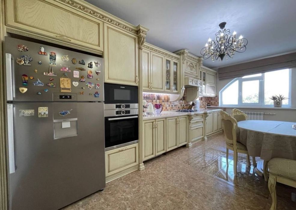 Продается 4в3 ком квартира, ориентир: Дархан, 98 м²