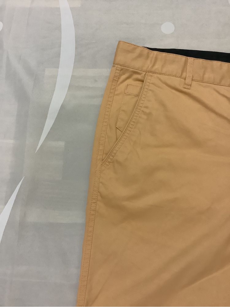 Pantaloni scurti chino marime L