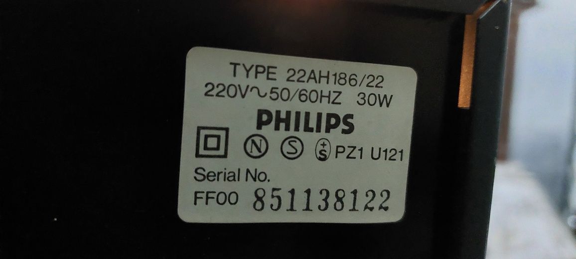 Продавам тунер Philips 186