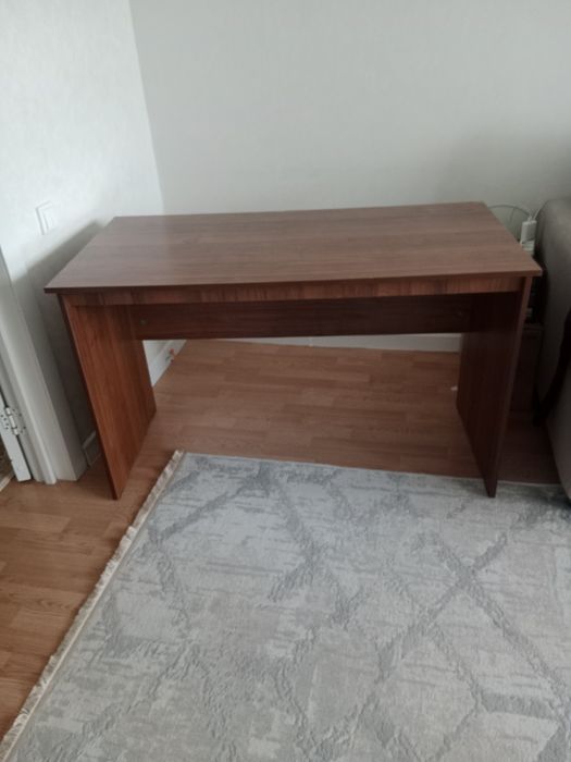 Офисный или рабочий стол