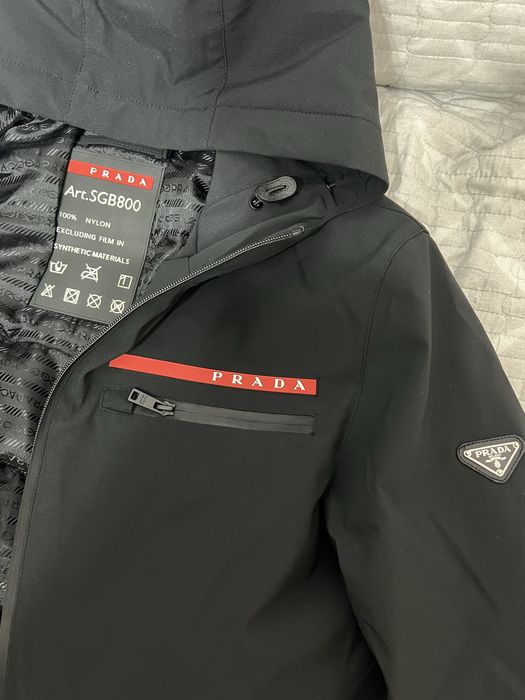 Kurtka Prada. Sifati zo’r. Erkaklar uchun