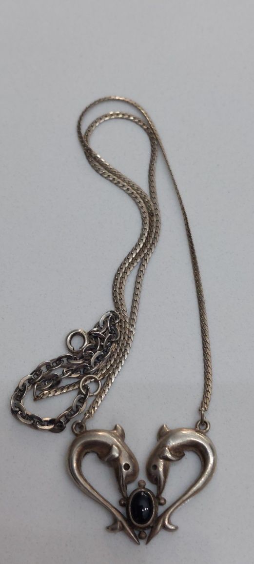 Colier argint model delfini cu granat