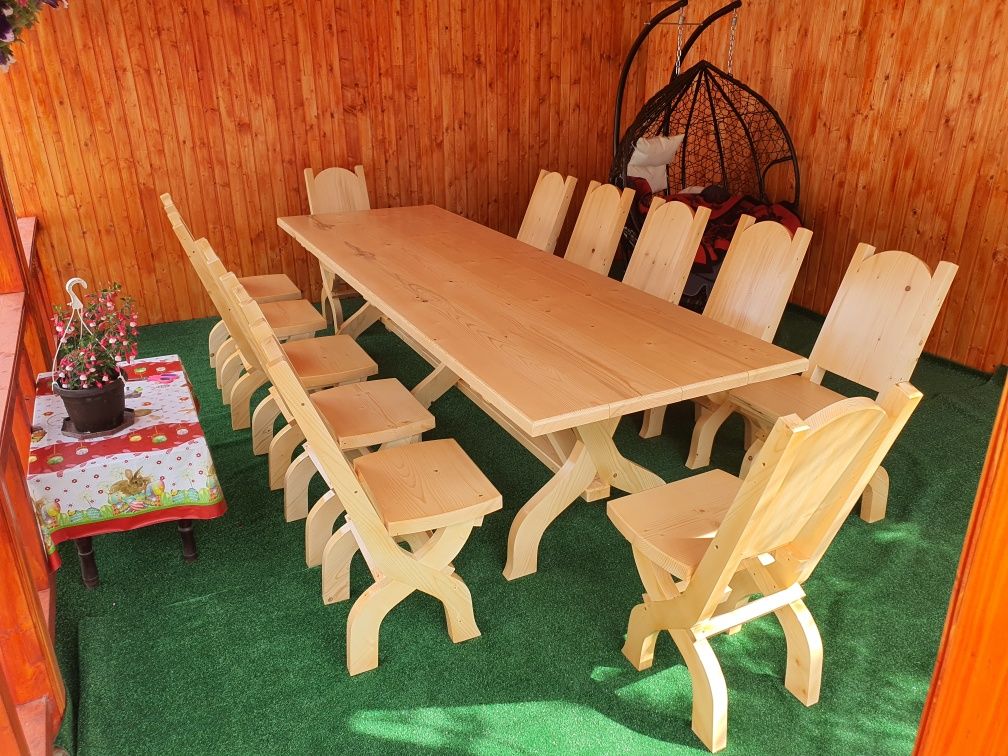 Masa cu scaune si banci din lemn masiv.Mobilier rustic.Set 10/12 pers.