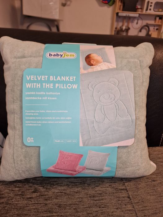 Завивка с възглавница от кадифе