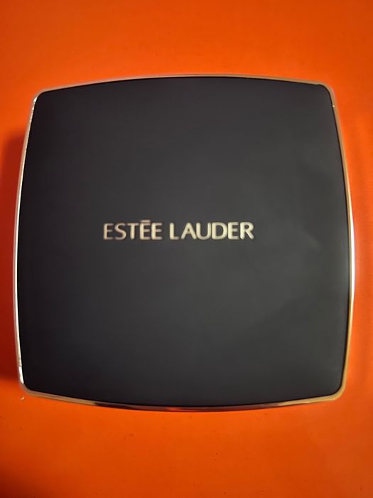 Estée Lauder Double Wear пудра