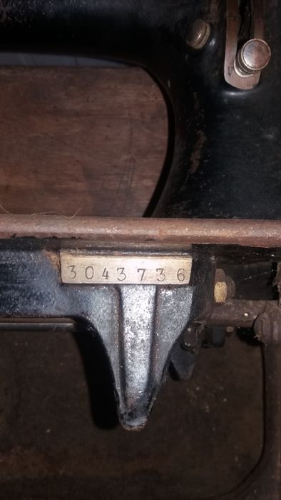 Mașină de cusut vintage NAUMANN