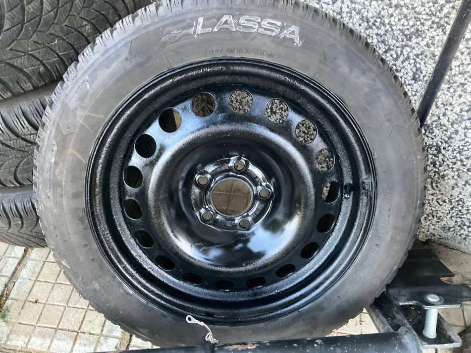 Зимни гуми LASSA 205/55/16 и джанти от Опел Вектра C