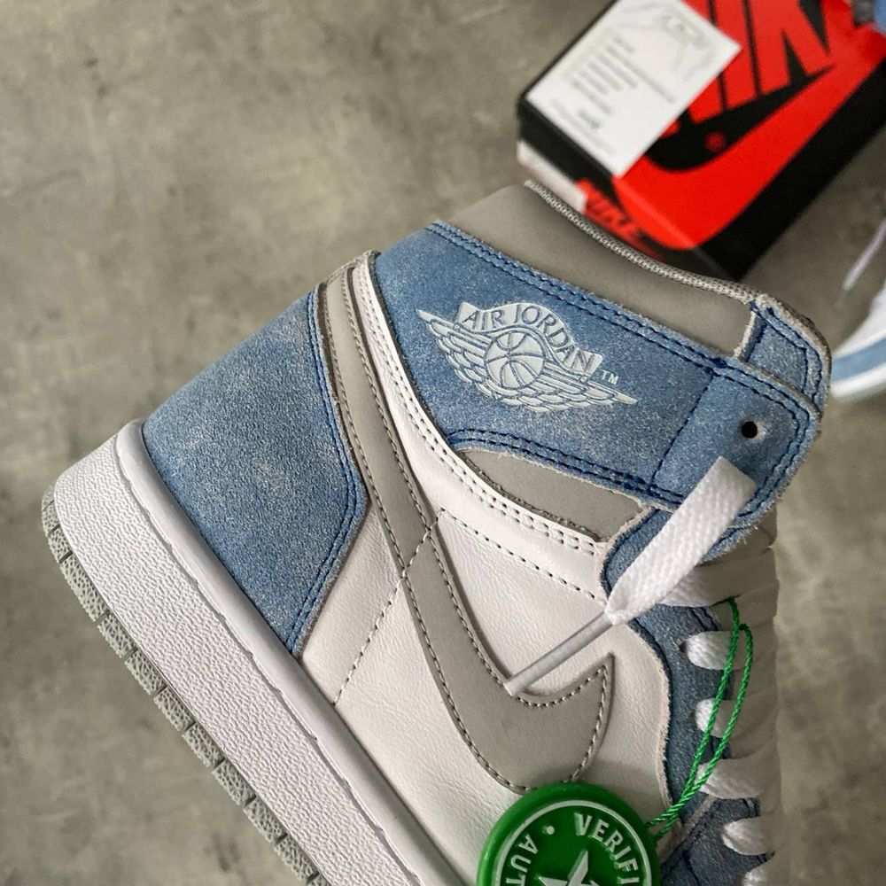 Намаление Air Jordan 1 High Retro OG 'Hyper Royal'