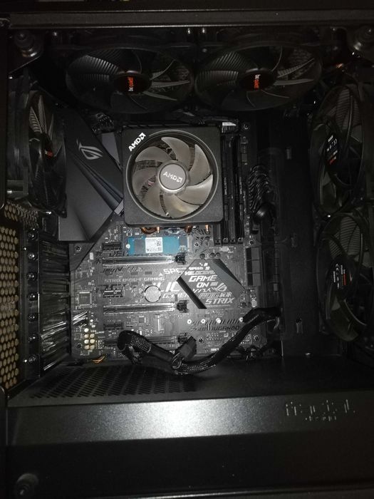 OFERTA! Unitate Ryzen 7 2700x + monitor Asus 144HZ IPS + periferice