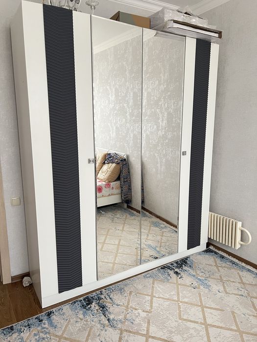 Продается шифоньер, комод, тумбочки