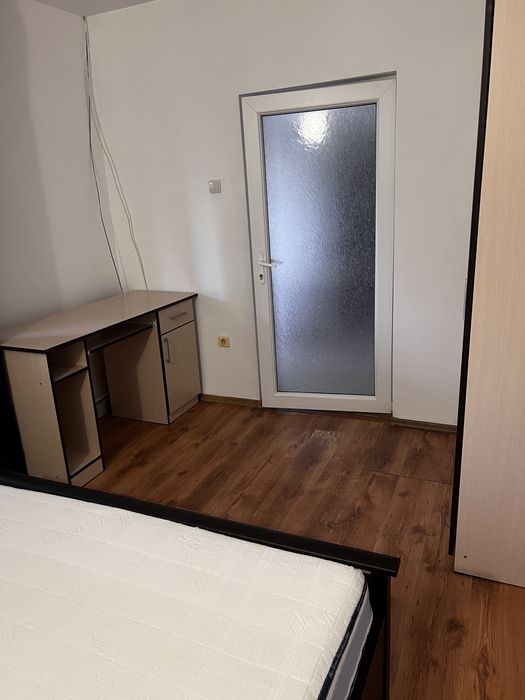 Casă 3 camere +curte 500 mp de închiriat