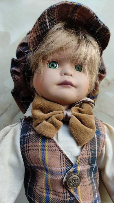 Păpuși vintage, de colecție, cap porțelan, îmbrăcate retro, anii '60