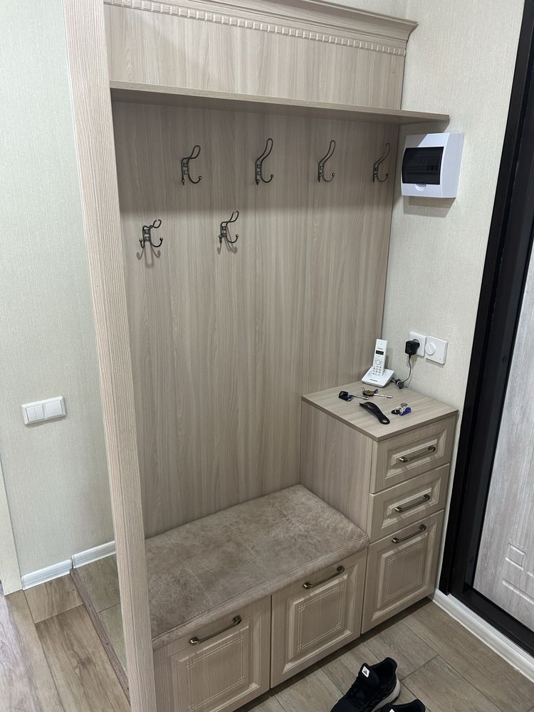 Продам мебель в прихожую