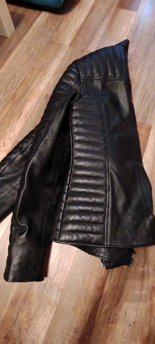 Дамско кожено яке