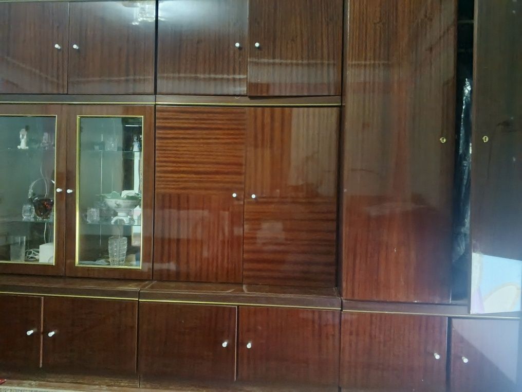 Продаётся Стенка для гостиной германской