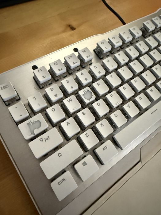 Tastatura mecanica alba