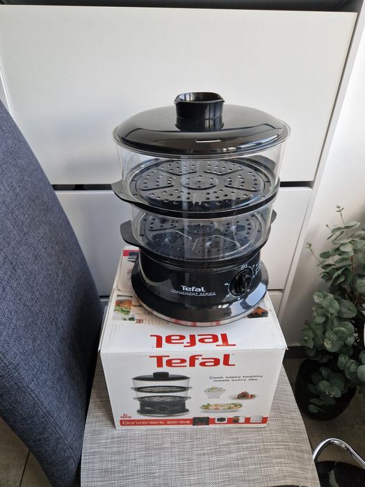 Aparat de gătit cu aburi TEFAL.