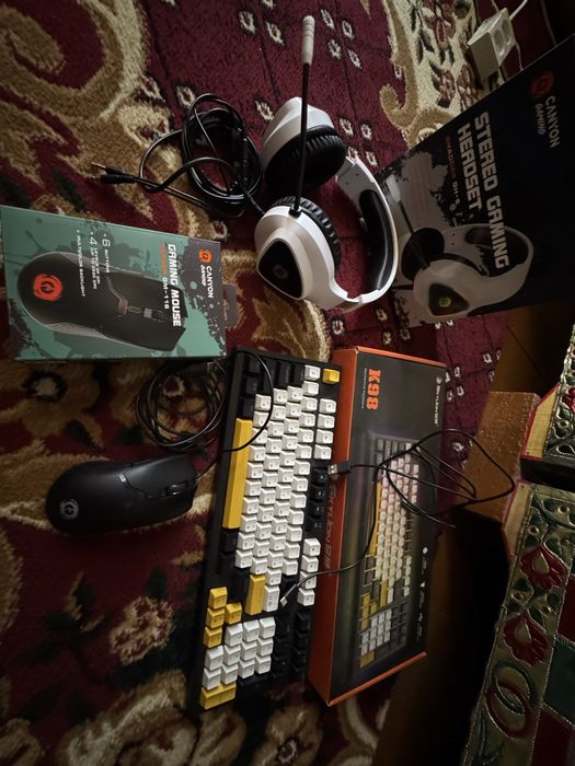 Klaviatura, mishka, naushnik igravoy hammasi