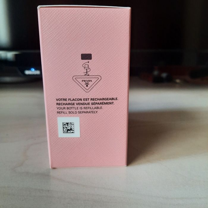 Оригинален парфюм на Prada virtual flower