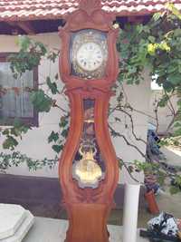 Ceas din lemn în stare de funcționare
