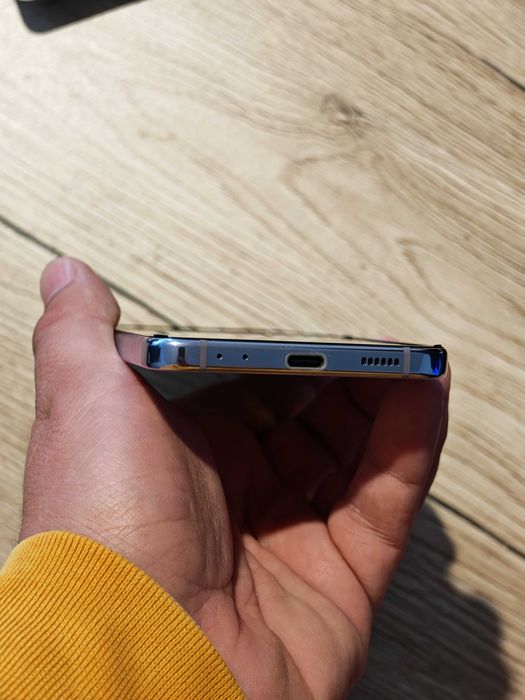 Samsung Z Flip 4 (лилав, 256GB) - Отлично състояние