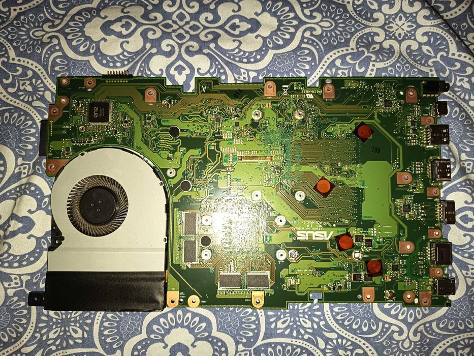 Placa baza laptop Asus F756ux , i5 6200, gtx 950m  + carcasa completa