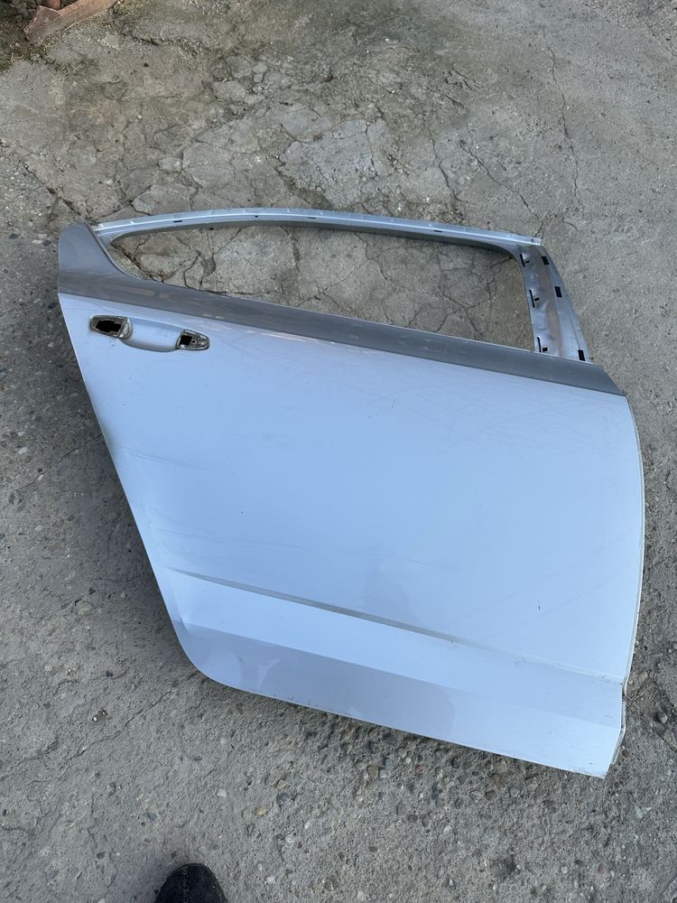 Usa dreaota spate skoda octavia 3.berlină.