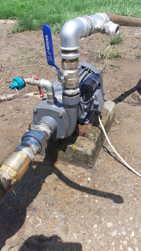 Продавам водна помпа Вида 4