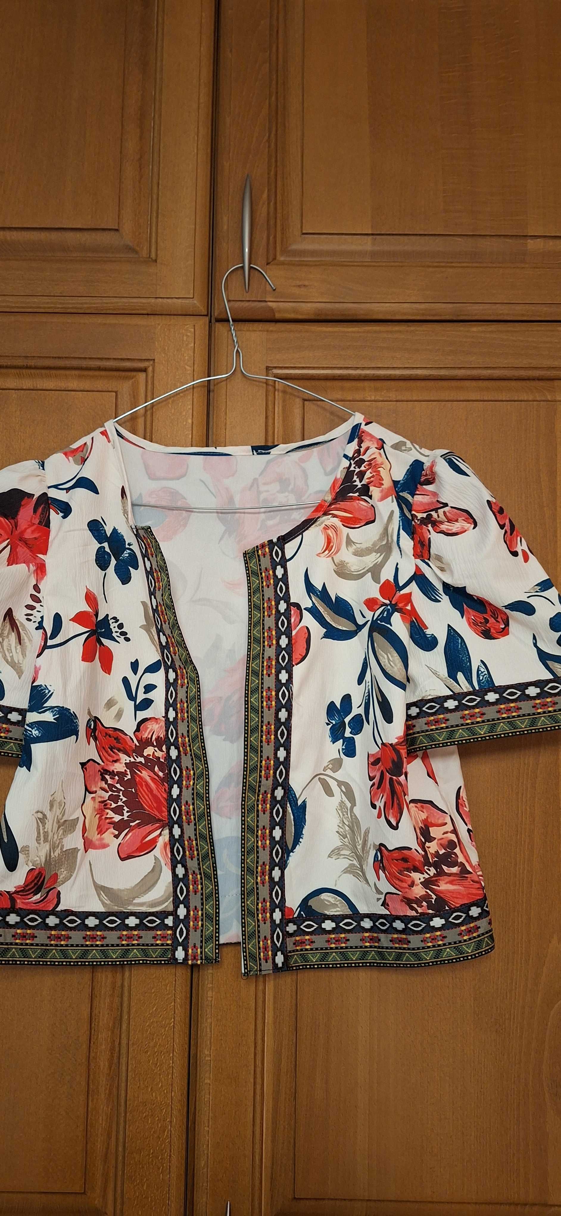 Летно сако с флорални мотиви