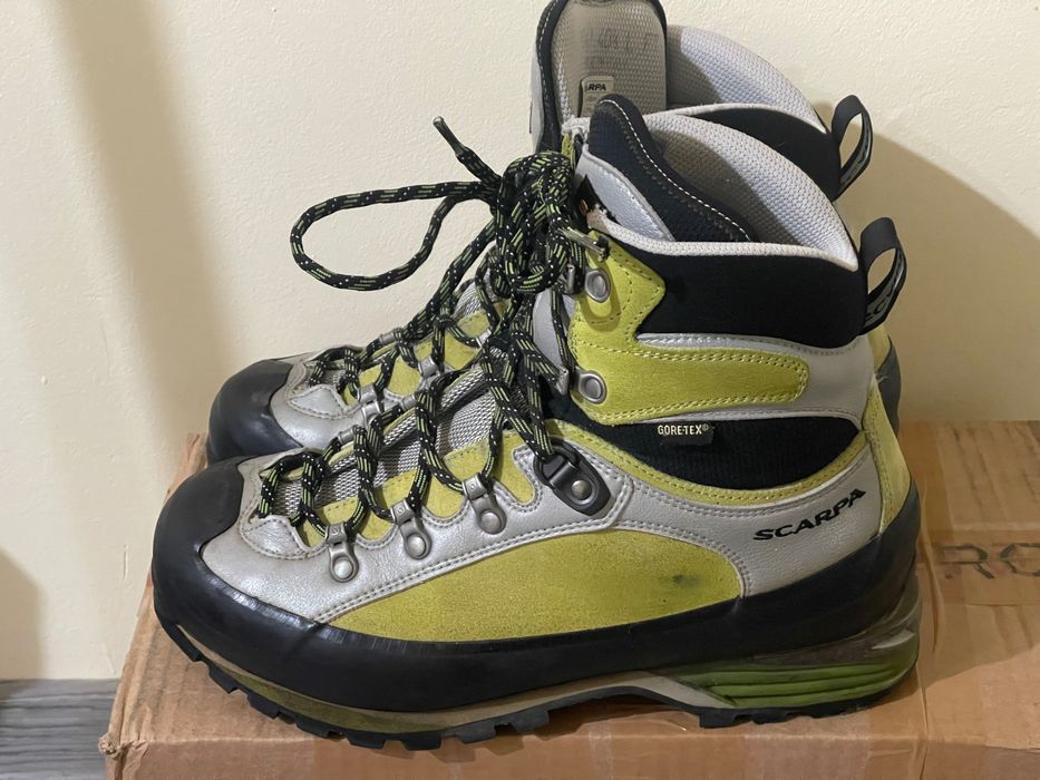 Scarpa bocanci High de alpinism