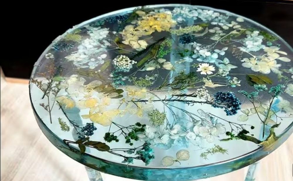 Стол из эпоксидной смолы