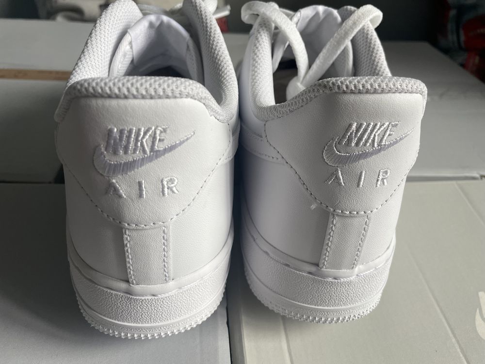 Nike Air Force 1 Triple White