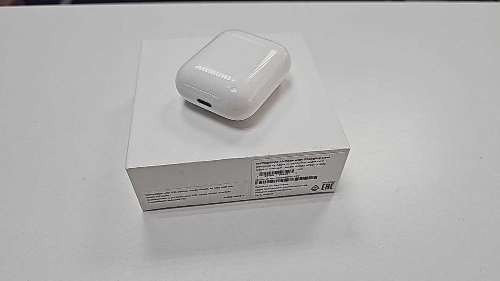Apple AirPods 1-го поколения • Белые