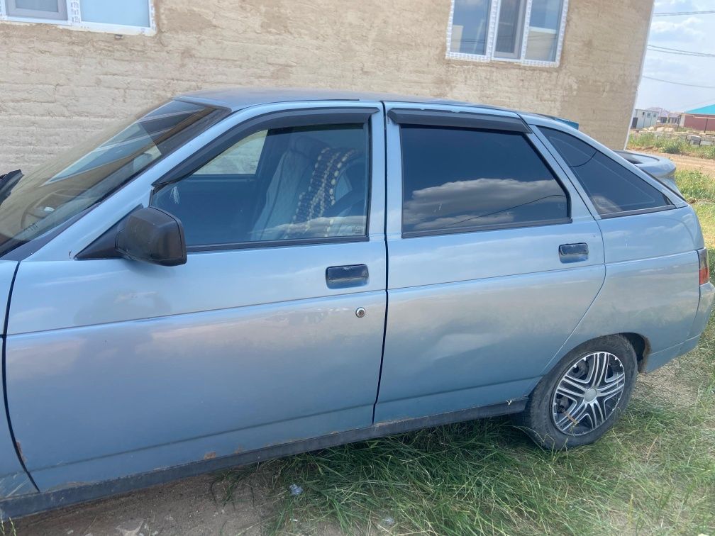 Lada(ВАЗ)2112серый  2004 год