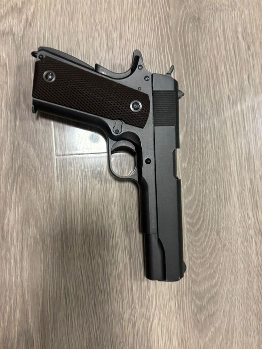 Pistol airsoft Colt M1911 Cybergun CO2
