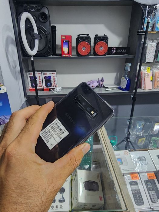 Samsung s10+ sotiladi