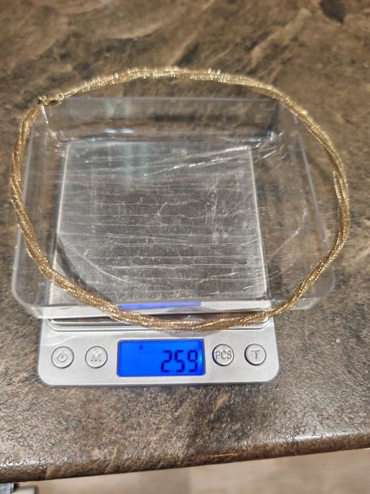 Продавам дамско   златно колие