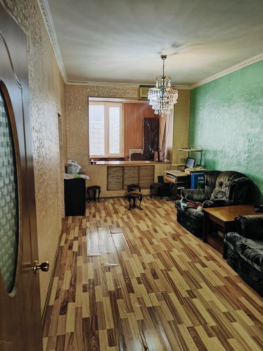 Продается 3х комнатная квартира 1 этаж.подьездный дом