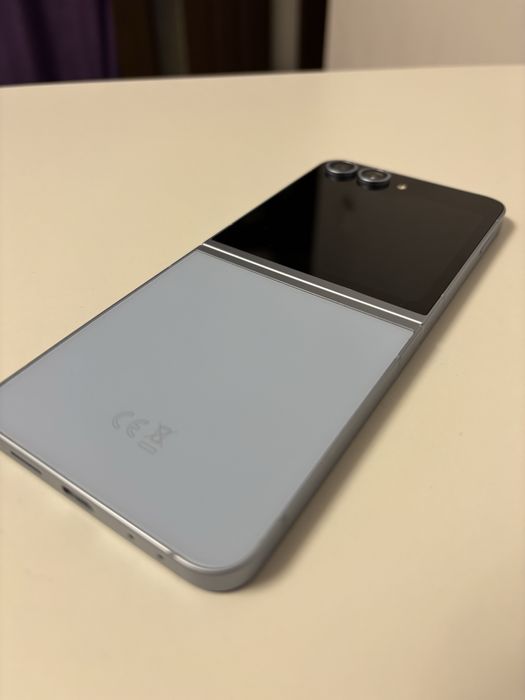 Samsung Z Flip 6