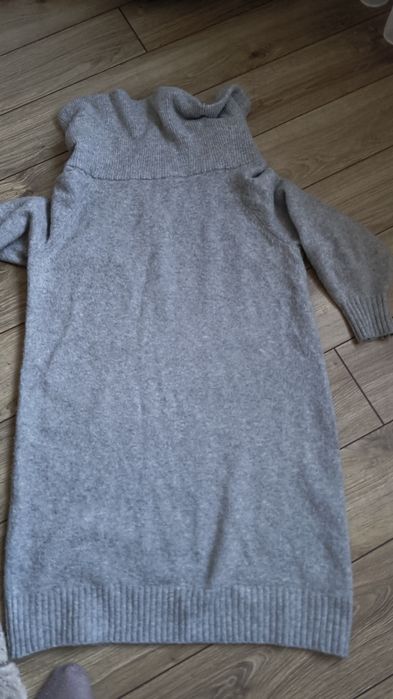 Rochie mai groasă care poate fi purtata și cu colanți