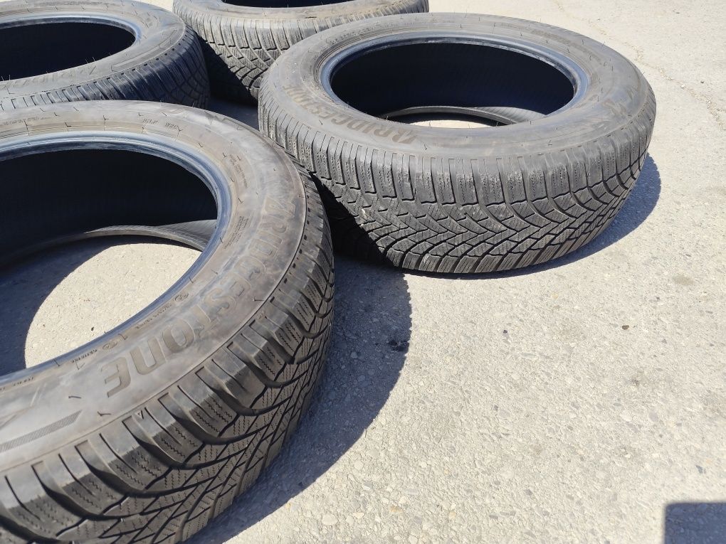 Гуми  215/65r17 BRIDGESTONE