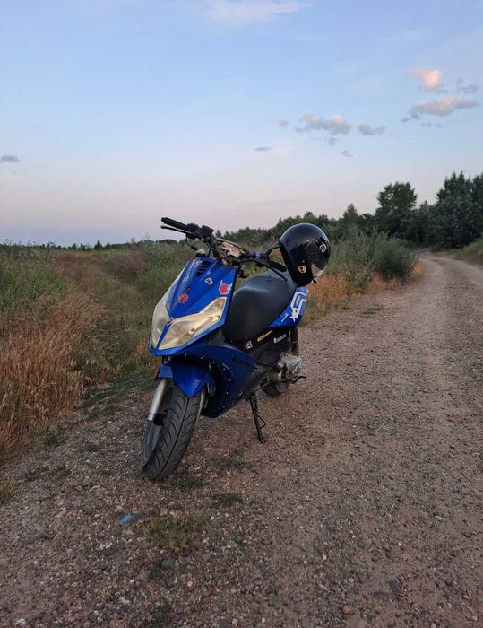 Vând scuter generic xor 50