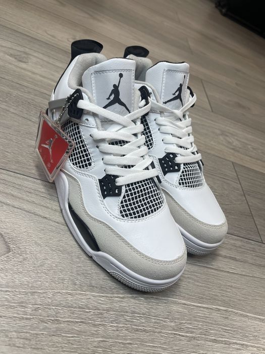 Vand Jordan 4 Military Black 42