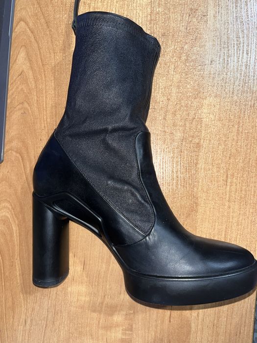 Женские кожаные ботильоны  ECCO 38р