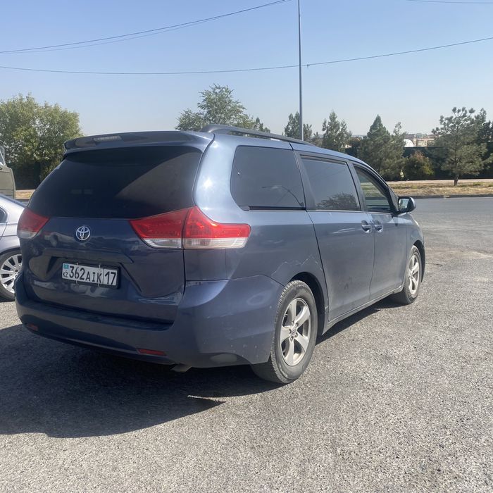 Продам тайота сиена 2014 года