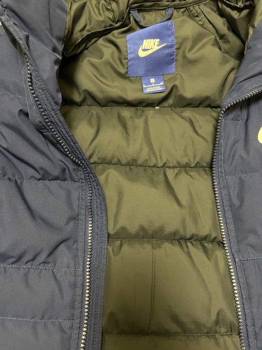 Vând geacă sport Nike