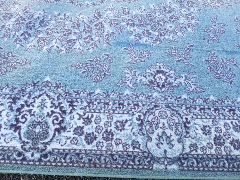 Ковёр ,размер 2×3.красивый ковёр. Состояние отличное