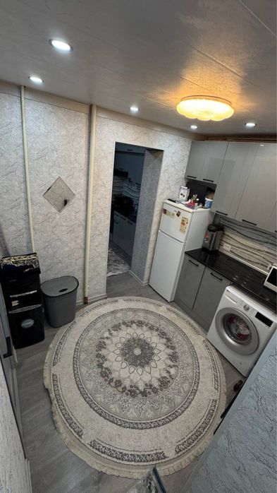 Продается квартира Чиланзар 8 кв 3в4/4/4 кирпич балкон 2/6